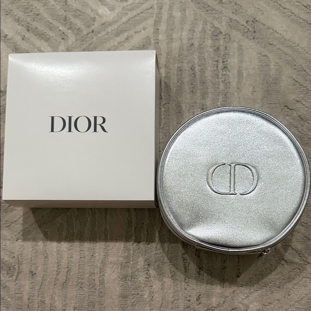 GWP - DIOR Shimmering Silver Round Pouch